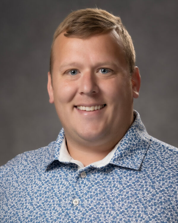 Headshot of Gary Robertson